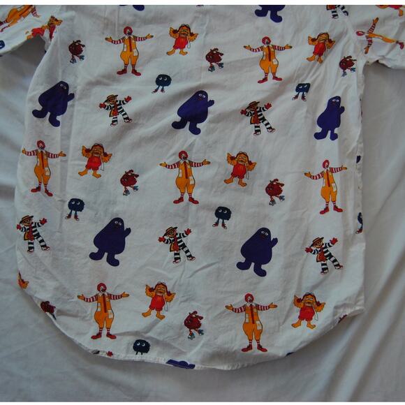 McDonalds All Over Print Short Sleeve Button up Medium - Picture 6 of 9